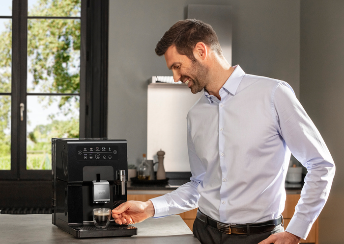 Me ha cambiado las mañanas para siempre: cafetera superautomática con  pantalla táctil 